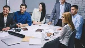 Los jóvenes eligen el sector asegurador por su oferta en IA y tecnología