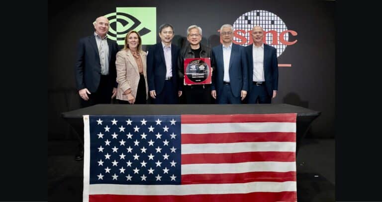 Nvidia y TSMC Celebran Primer Wafer Blackwell Producido en EEUU